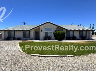 13858 Rincon Rd, Apple Valley, CA 92307