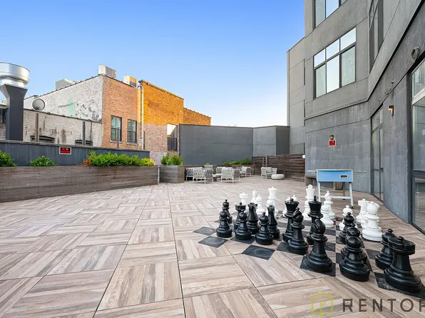 16-80 Madison Street image 16 of 17