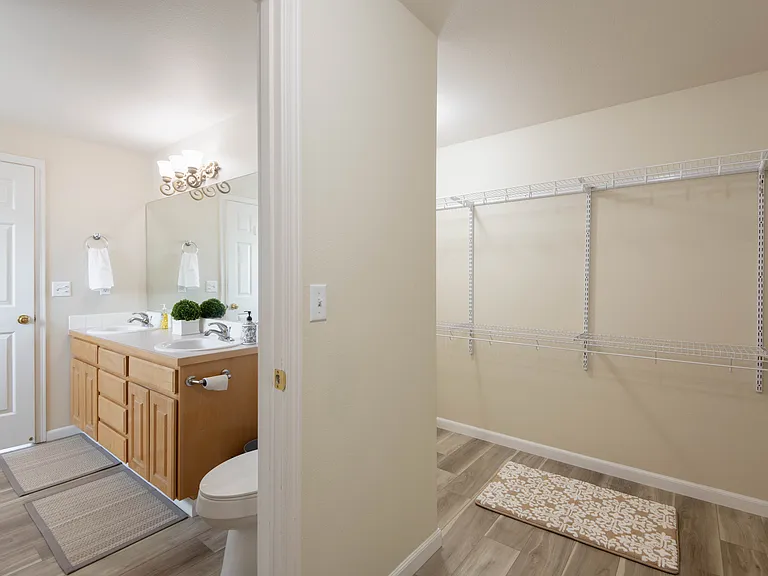 9104 Jersey Dr — Photo 35
