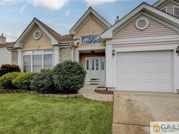 101 Birmingham Ln, Monroe Township, NJ 08831