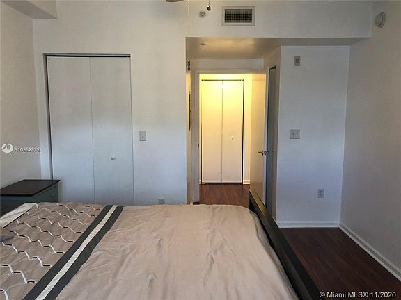 4th image of 2775 NE 187th St APT 519