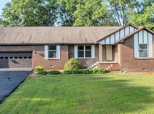 120 Theobold Ln, Paducah, KY 42003