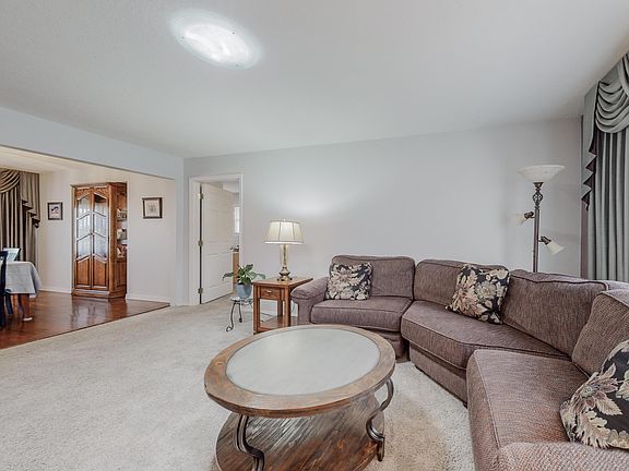 4th image of 6705 Gisele Dr NE