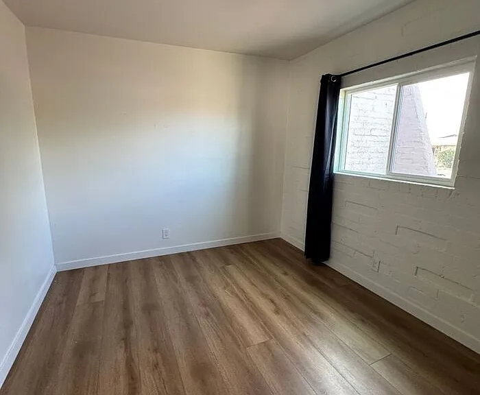 205 W 25th St — Photo 11