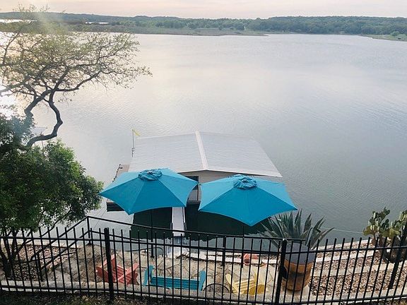 5th image of 321 Harbor Dr
