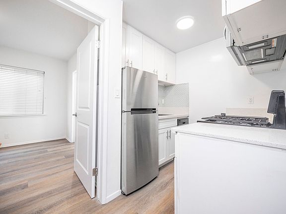 5th image of 2469 S Robertson Blvd #107107