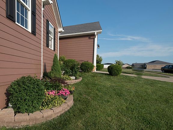 3rd image of 700 Homestead Dr