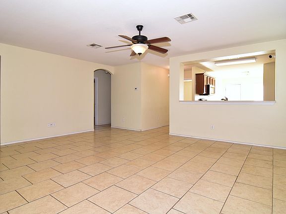 3rd image of 205 Mesa Dr
