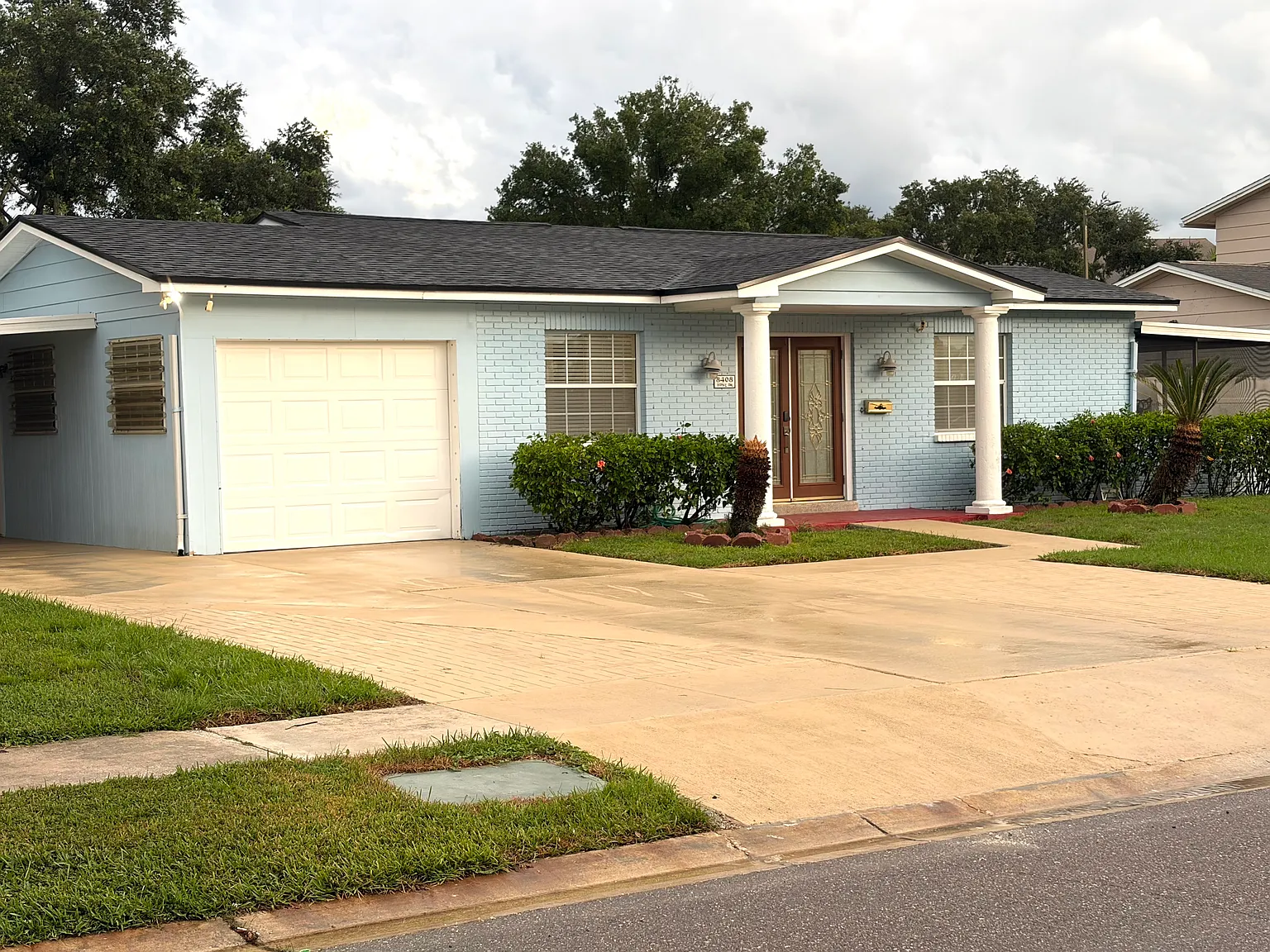 2 bed, 700 sqft, $2,400 — Photo 3