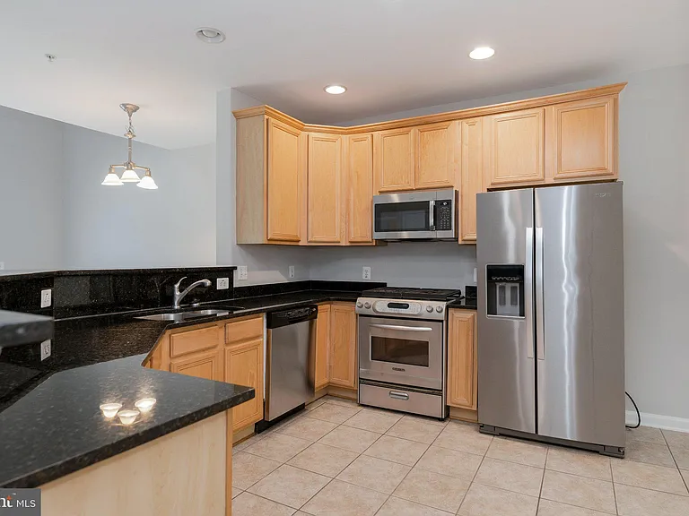 13960 Greendale Dr — Photo 34