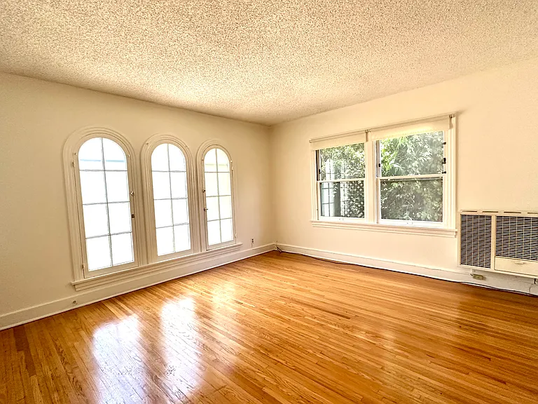 1138 N Gardner St #1138 — Photo 2