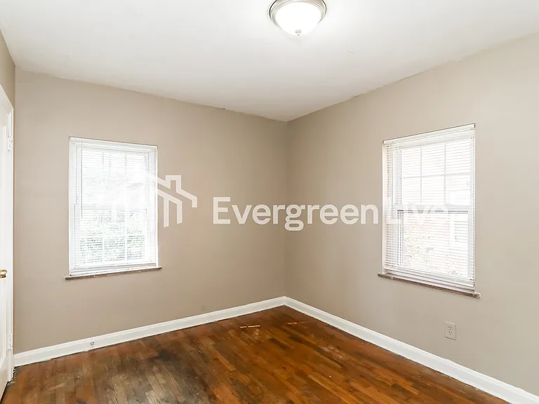 2037 Dallas Ave — Photo 7
