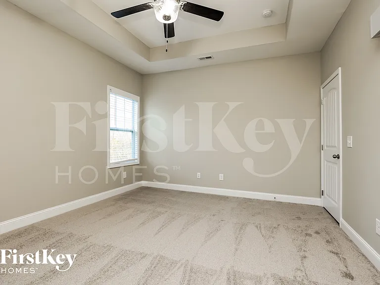 1136 Eagles Nest Ln — Photo 8