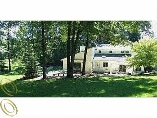 9513 Harmon Ln photo 1