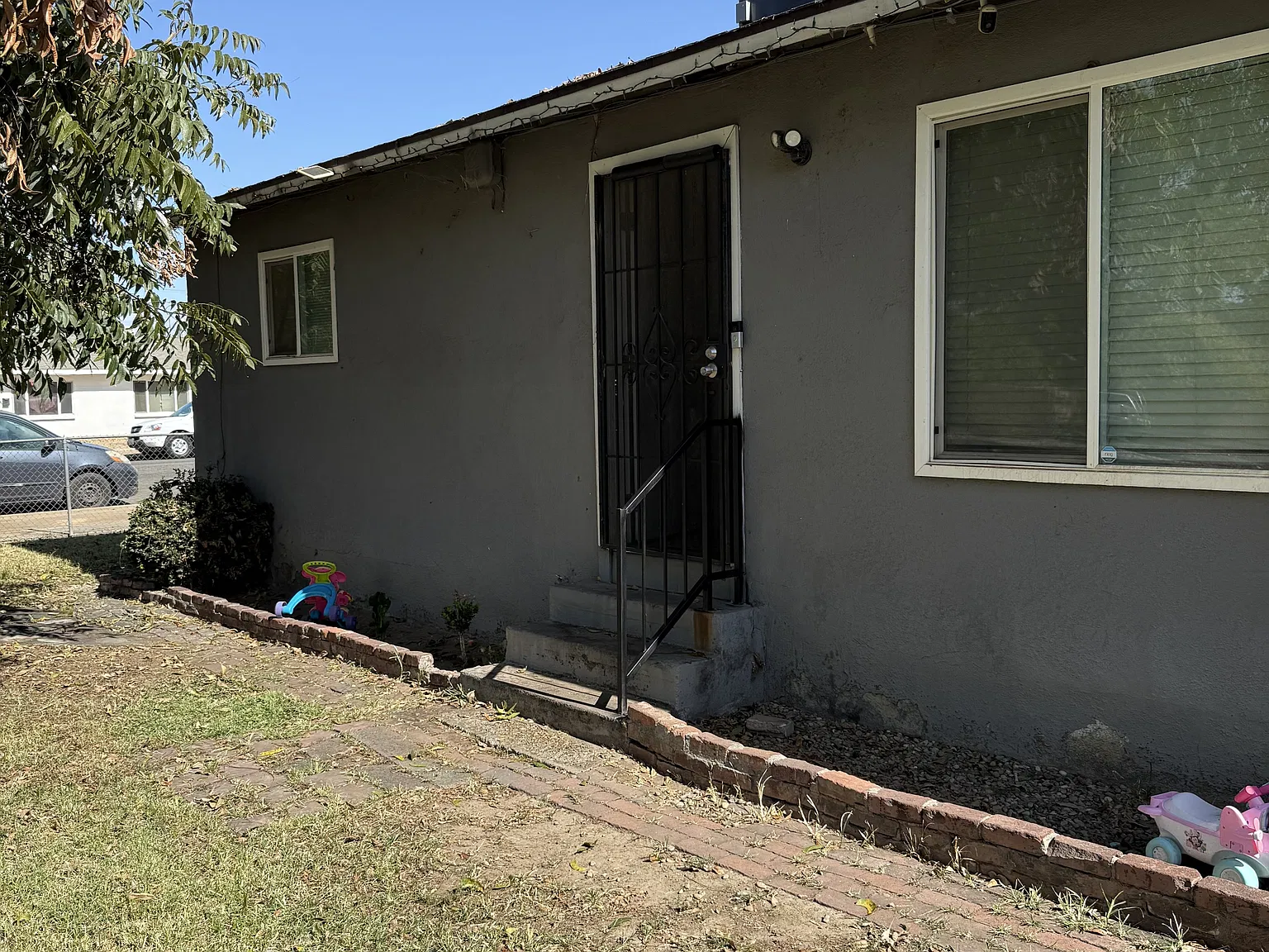 8 East San Joaquin Street - 1 — Photo 1