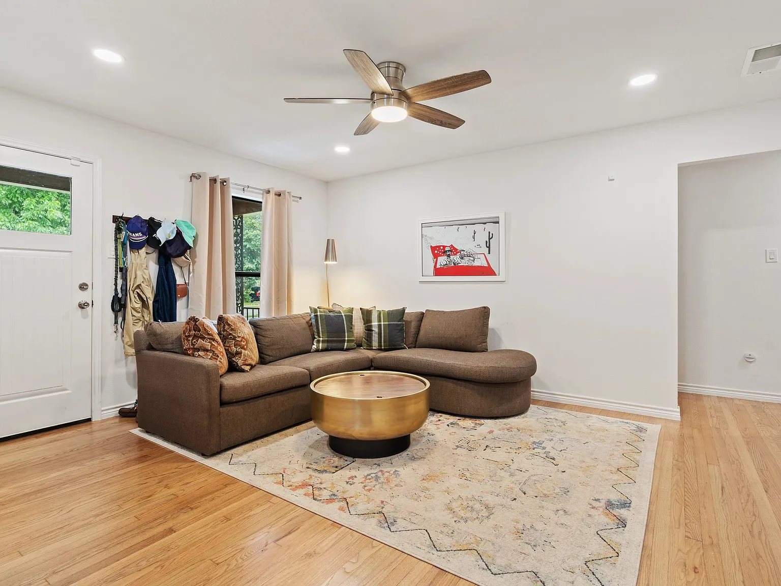 2422 Wilton Ave — Photo 3