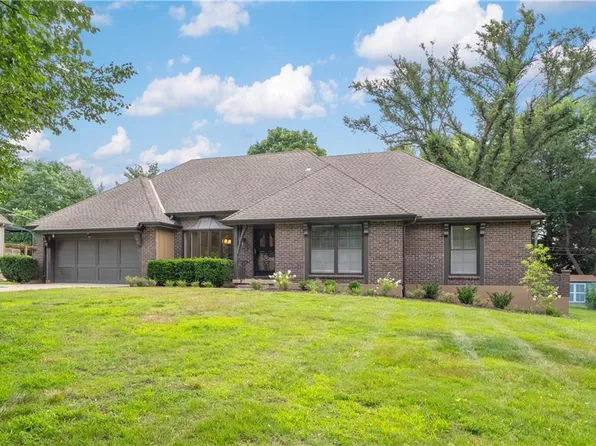 1022 Tam O Shanter Dr, Kansas City, MO 64145