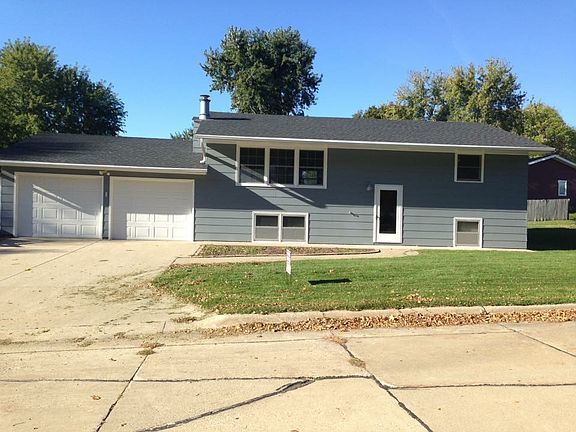 3rd image of 1413 Galaxie Dr