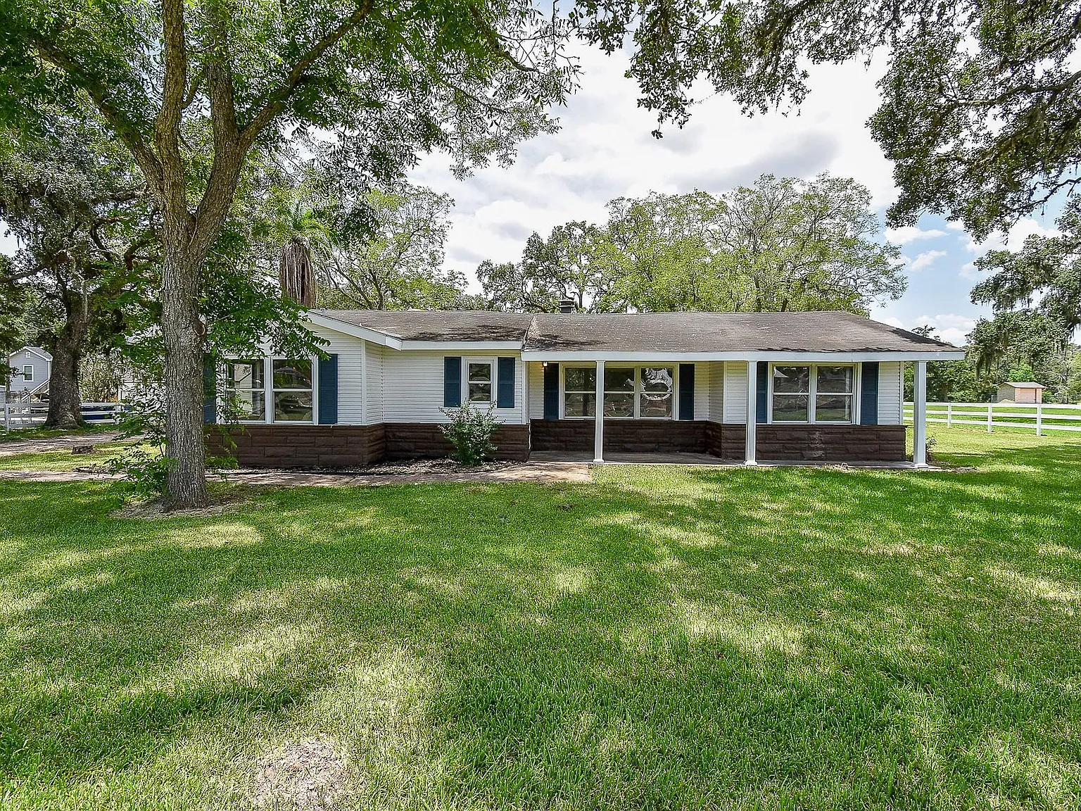 3 bed, 1.5 bath, 1708 sqft, $2,000 — Photo 4