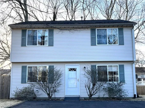 6 Meadowrue Trl, Saunderstown, RI 02874