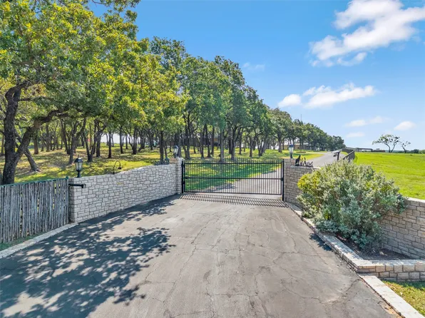 200 Leea Ln, Weatherford, TX 76087