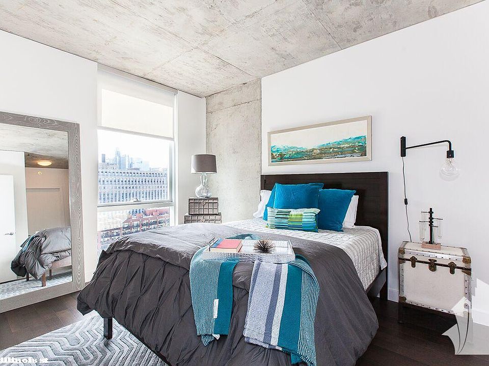 1st image of 210 W Illinois St #121