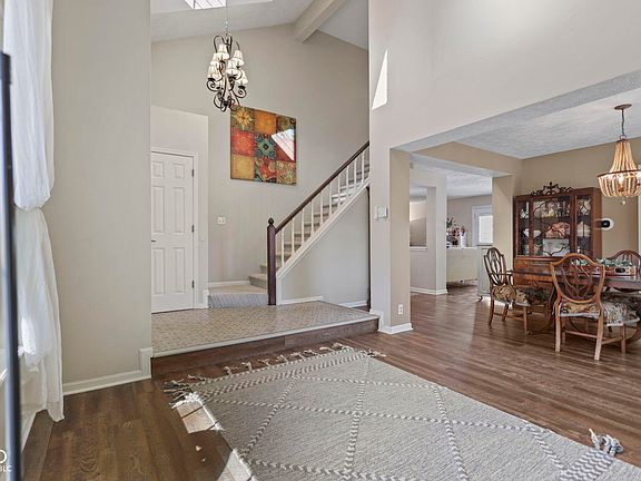 5th image of 8574 Woodstone Ct