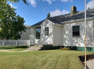525 3rd St SE, Perham, MN 56573