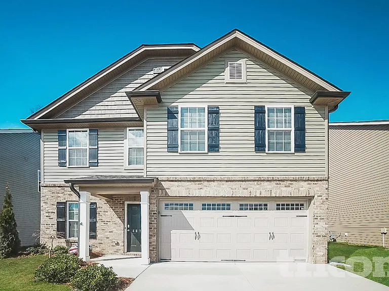 4676 Midstream Crossing Dr — Photo 1