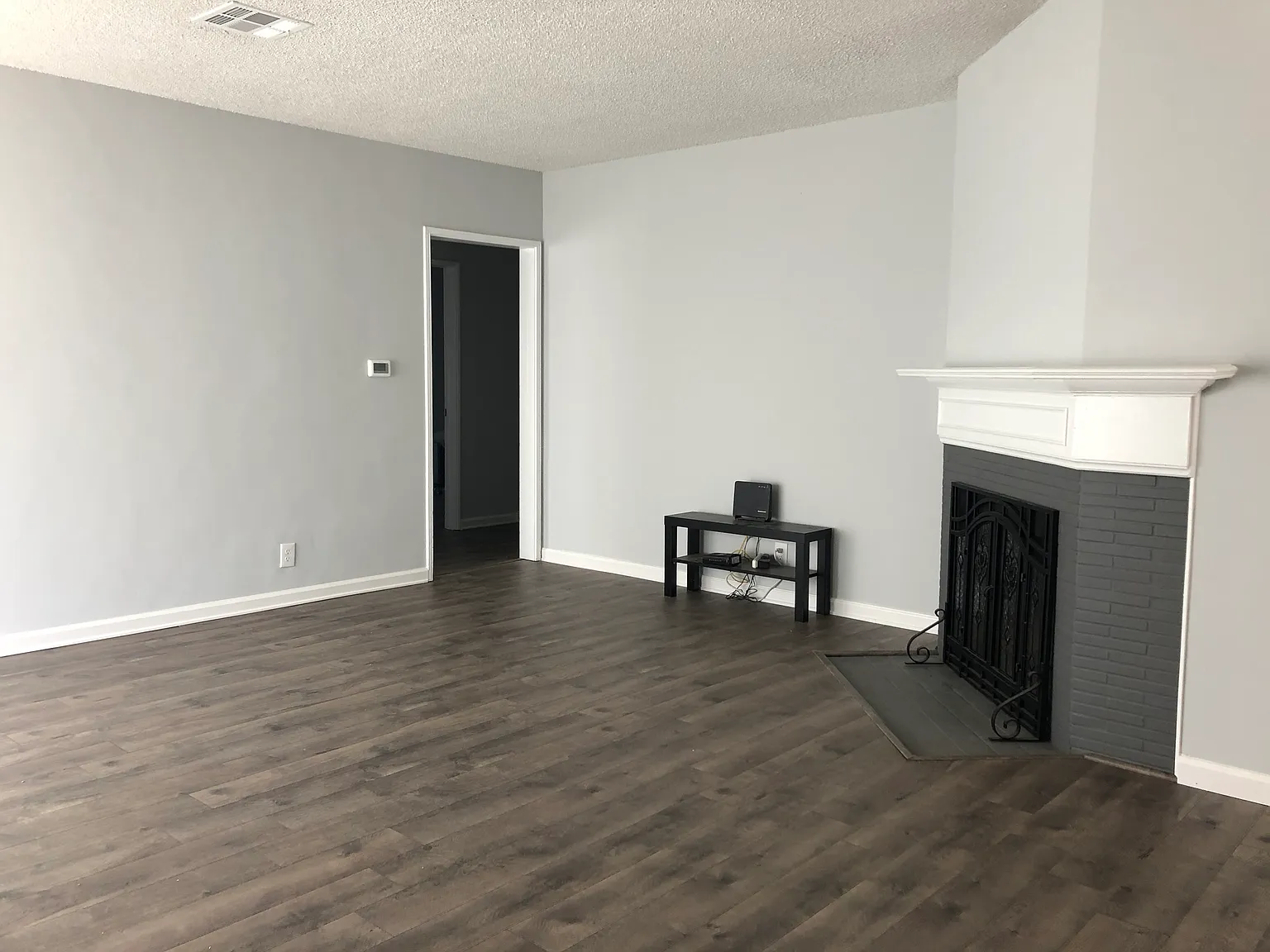 3 bed, 1094 sqft, $3,400 — Photo 4