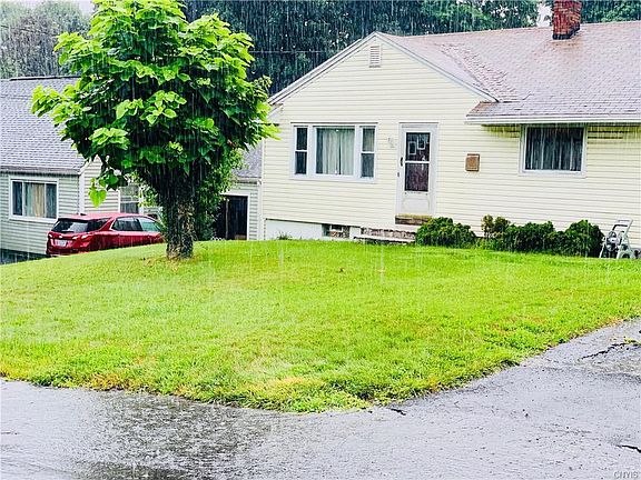 2nd image of 507 Dakin St
