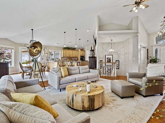 4th image of 24307 E Pinehurst Ln