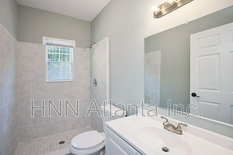 Studio, 1.0 bath, $1,045 — Photo 4