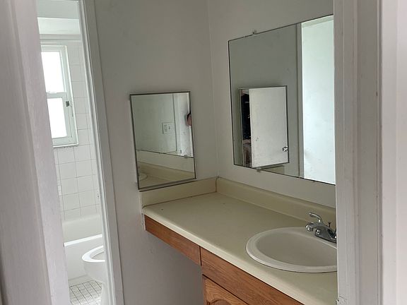3rd image of 1520 N Saturn Ave APT 12