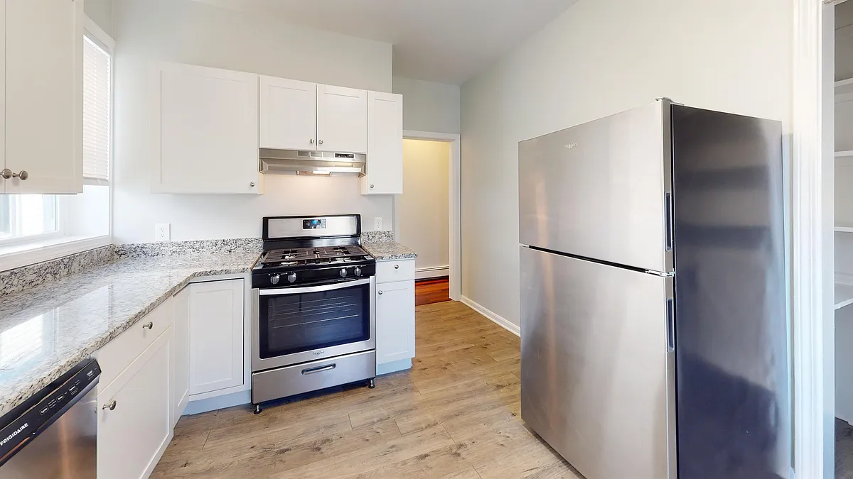 Building Photo - 108 Boston St #2