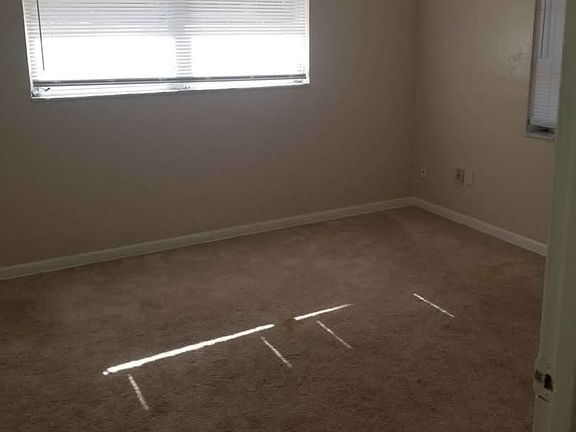 5th image of 2028 Jefferson Ave