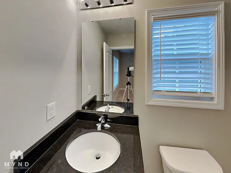 733 Hillside St — Photo 17
