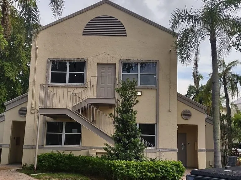 8215 Lake Dr #505 — Photo 20