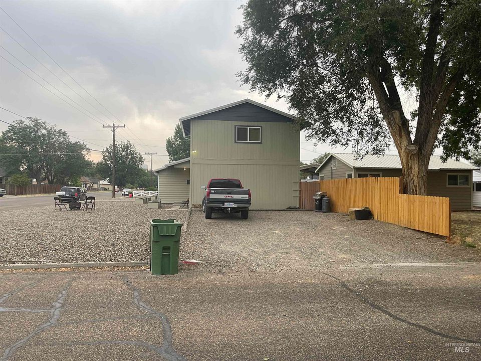 2nd image of 568 NW 2nd Ave