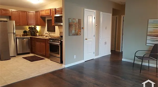 342 W Myers Ave — Photo 9