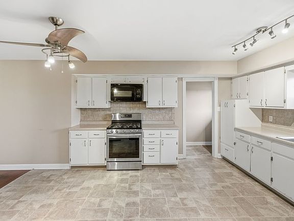 4th image of 625 Davis Ct