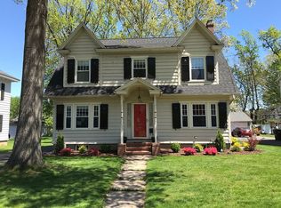 158 Four Mile Rd, West Hartford, CT 06107