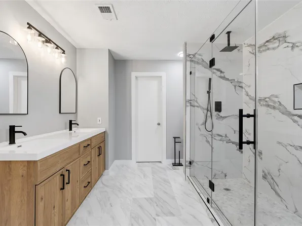 10422 Mist Ln, Houston, TX 77070