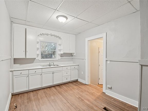 3rd image of 53 Carter St