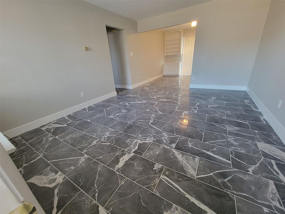 1st image of 109 W Baron Pl
