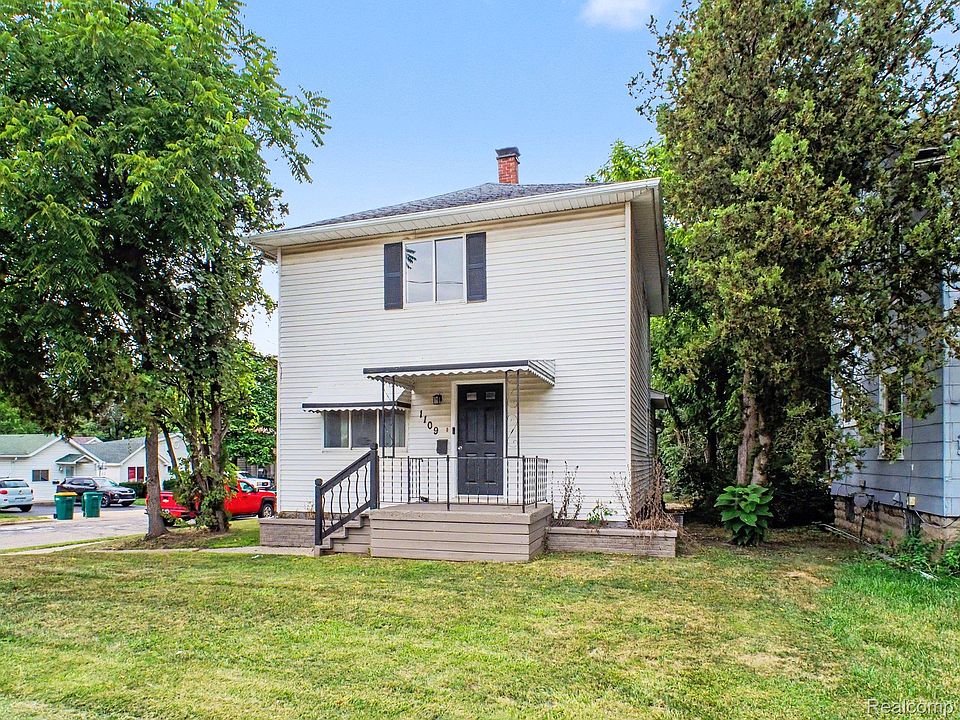 1st image of 1109 E Mount Morris St