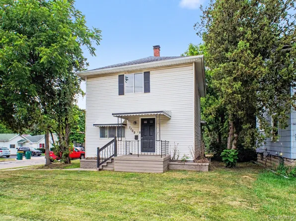 1109 E Mount Morris St, Mount Morris, MI 48458