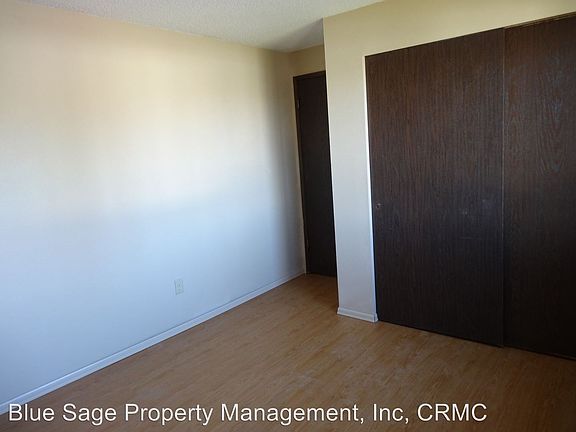 5th image of 937 W 12th St APT D