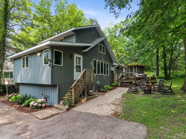 1770 E Lake Shore Dr, Twin Lakes, WI 53181