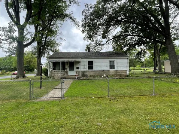 5203 Adella St, Toledo, OH 43613